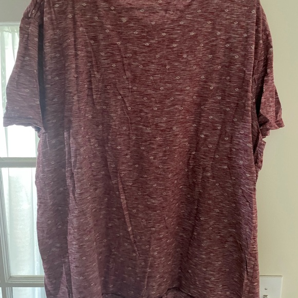 T-Shirt - Picture 3 of 3